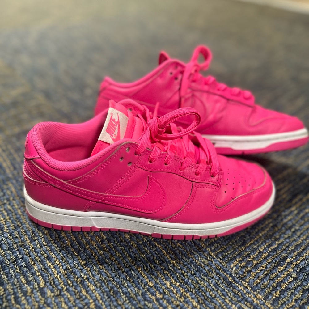 Nike Dunks Women’s Size 8.5 Great condition